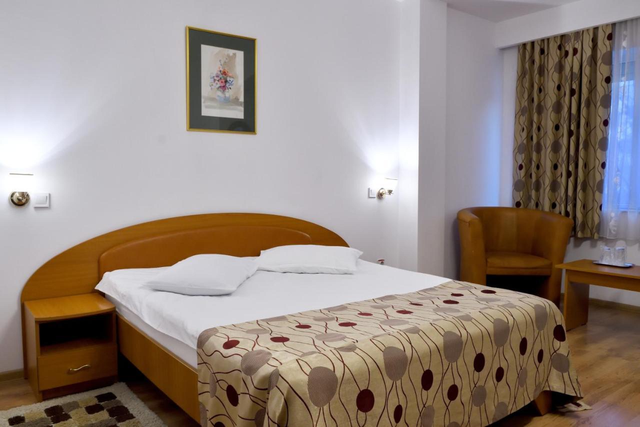 Hotel Select Tulcea Exterior foto