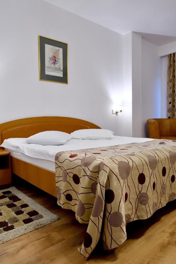 Hotel Select Tulcea Exterior foto