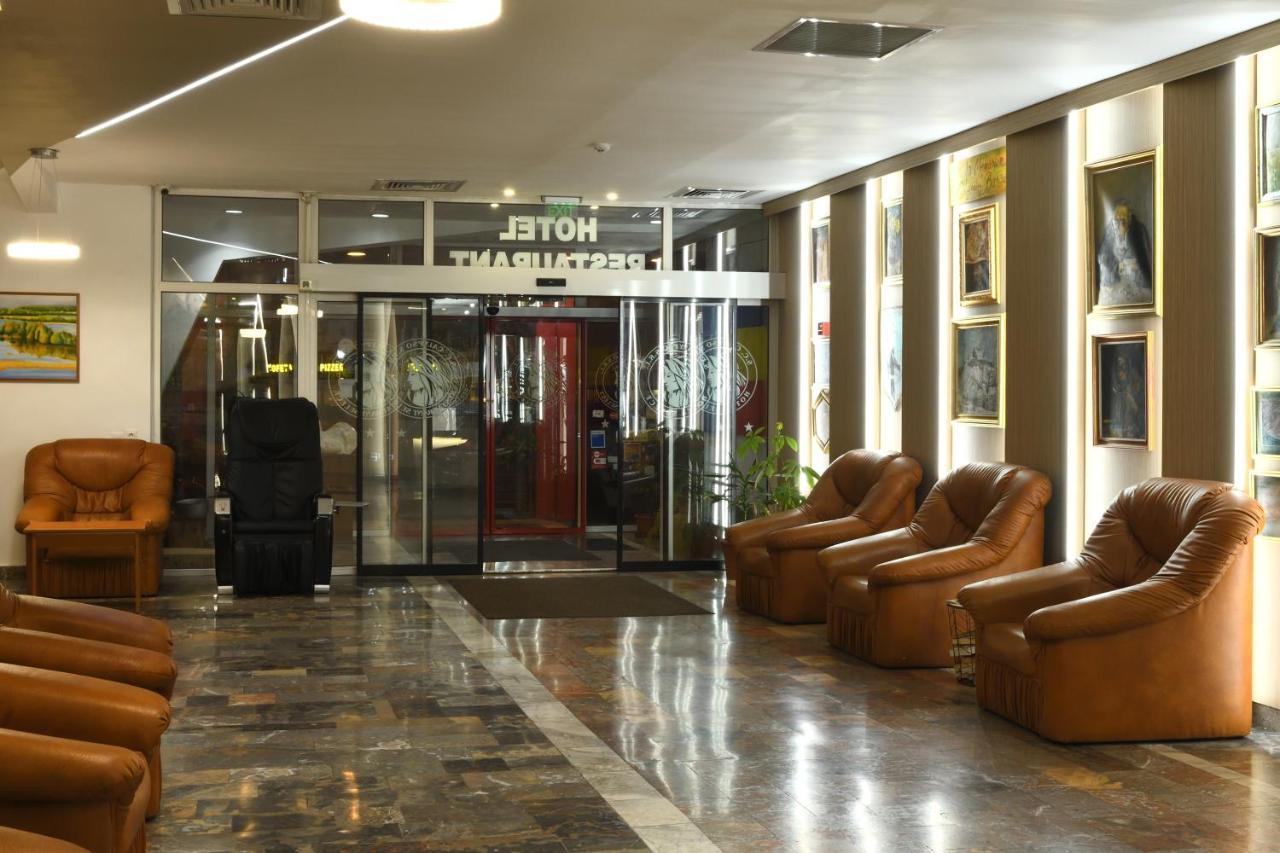 Hotel Select Tulcea Exterior foto